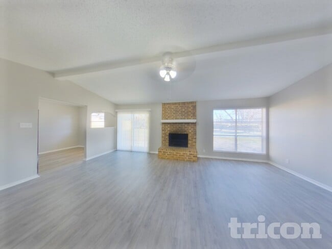 Foto del edificio - 6963 Downey Ct