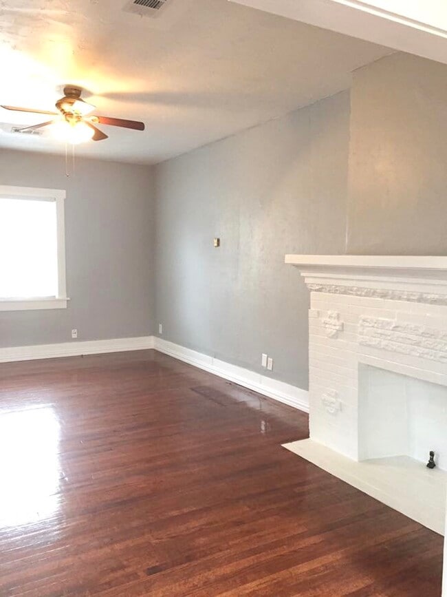 Living room - 2812 NW 15th St