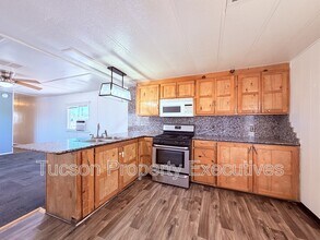 Building Photo - 4580 E Rex St