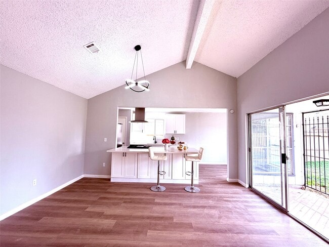 Foto del edificio - 12071 Plumbrook Dr