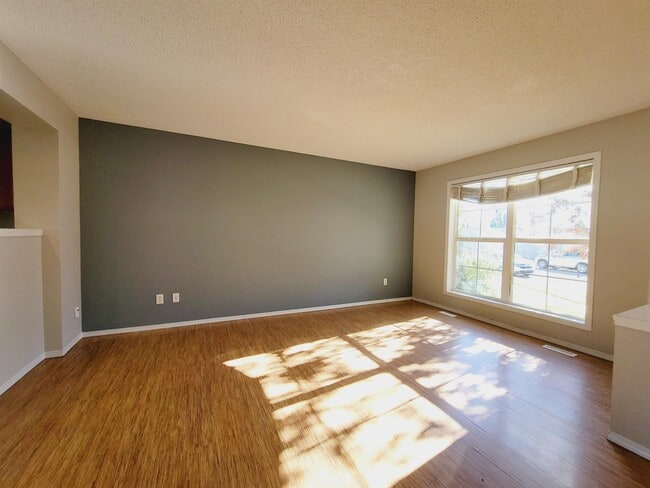 Building Photo - 20260-20257 57 Ave NW