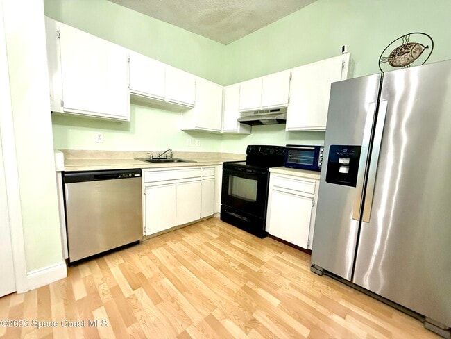 Foto del edificio - 1485 Malibu Cir NE