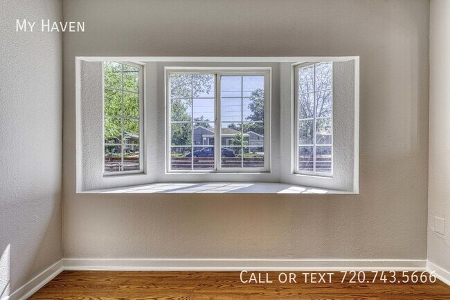 Foto del edificio - Cozy 2-Bedroom in Elyria-Swansea