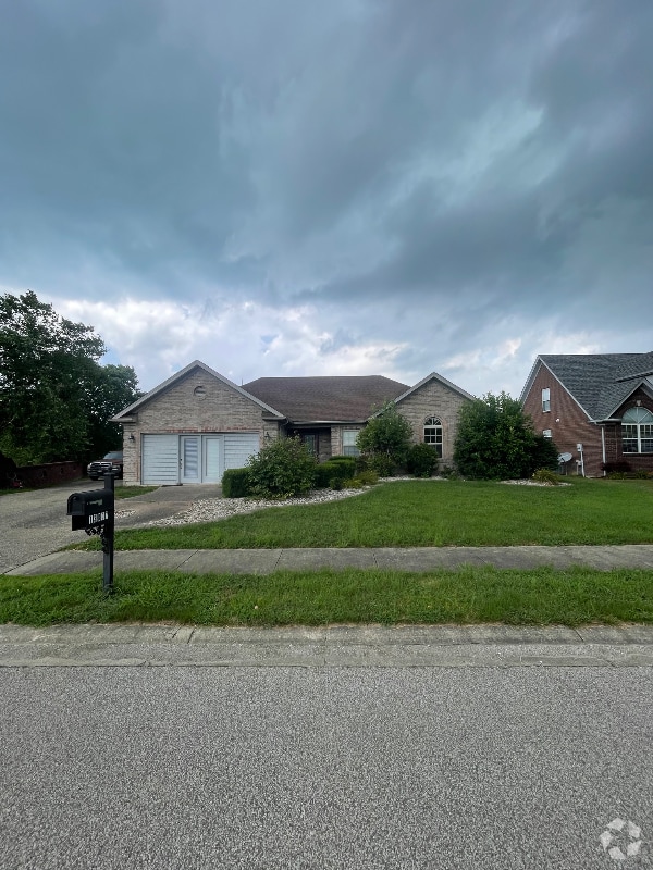 Building Photo - 13807 Deerfield Crossing