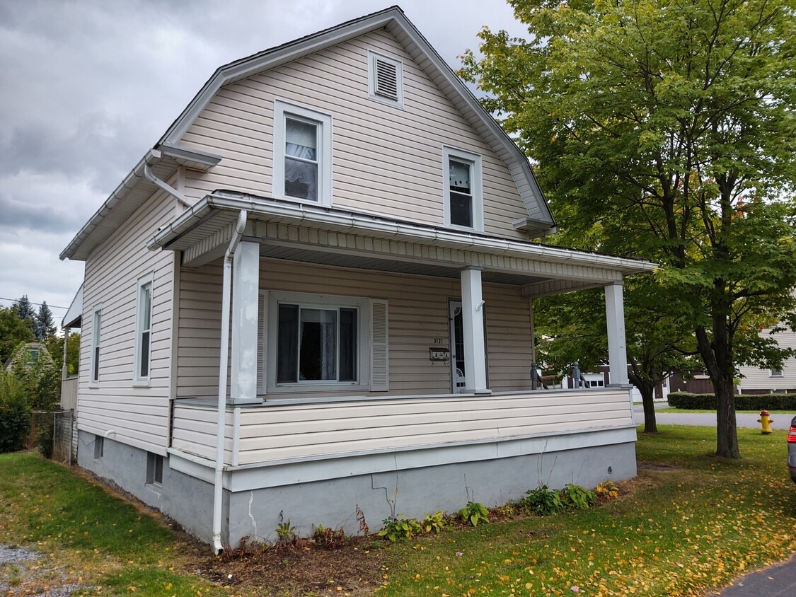 Primary Photo - 3121 Walnut Ave