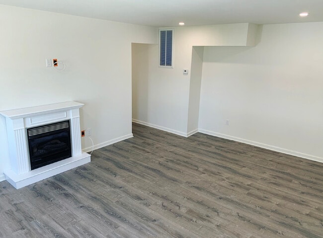 Building Photo - 606 Beach Ave