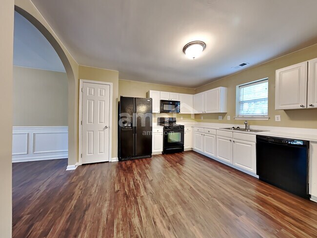 Foto del edificio - 7615 Henderson Park Rd