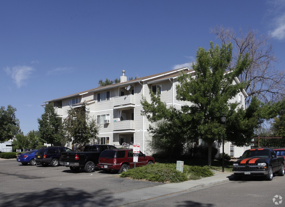 Briarwood Apartments Apartments in Longmont, CO