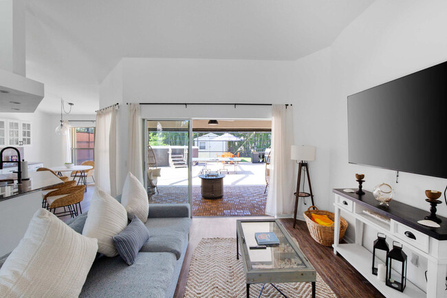 Building Photo - 1190 SW 57th St