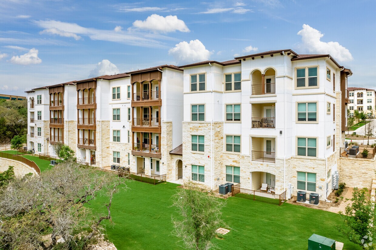 Tacara at Stone Oak 22803 N US Hwy 281 San Antonio, TX Apartments