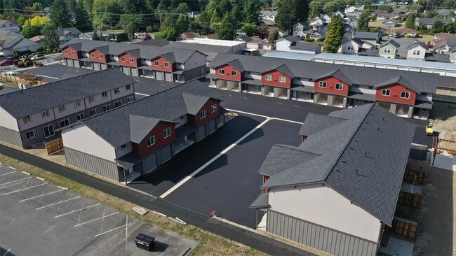 Building Photo - 723 Township St