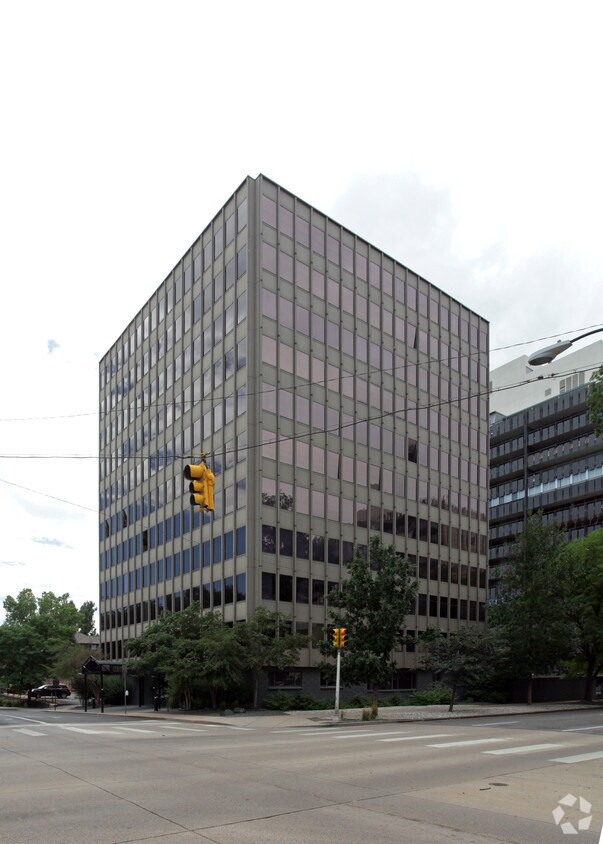 Foto principal - Versailles Condominiums