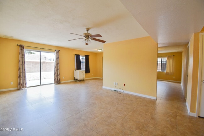 Building Photo - 6525 W Mercer Ln