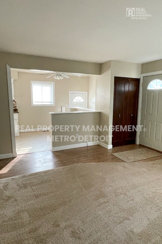 Foto del edificio - 20215 Woodward St