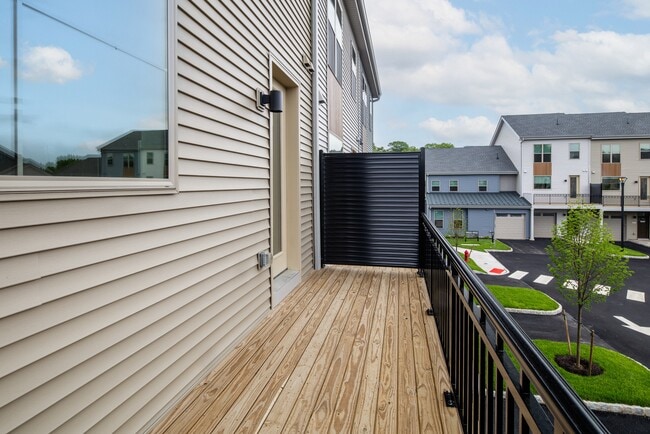 Signature Collection Townhome balcony - Avalon Wayne