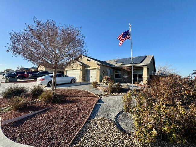 Foto del edificio - Beautiful Corner Lot