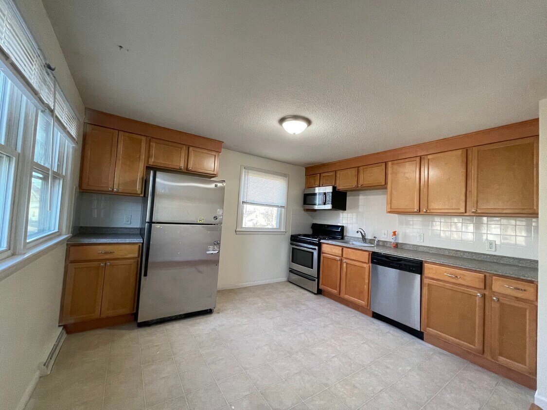 20 Fairlawn St, Lowell, MA 01851 House Rental in Lowell, MA