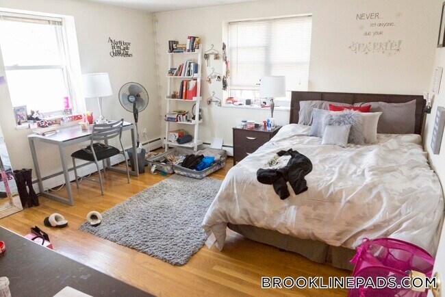 Foto del edificio - 110 Babcock St