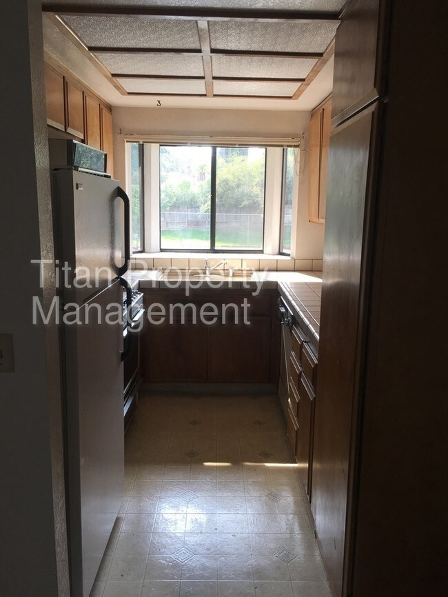 Building Photo - 5333 Primrose Dr