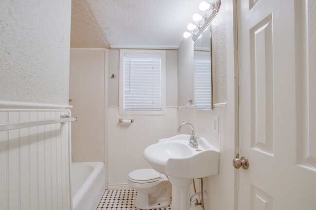 Foto del edificio - 2520 20th St