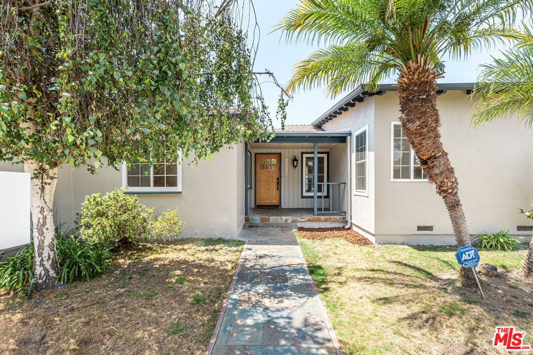 Primary Photo - 2537 Cotner Ave