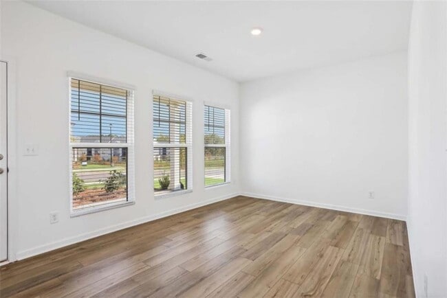 Foto del edificio - 2165 Boxwood Cir