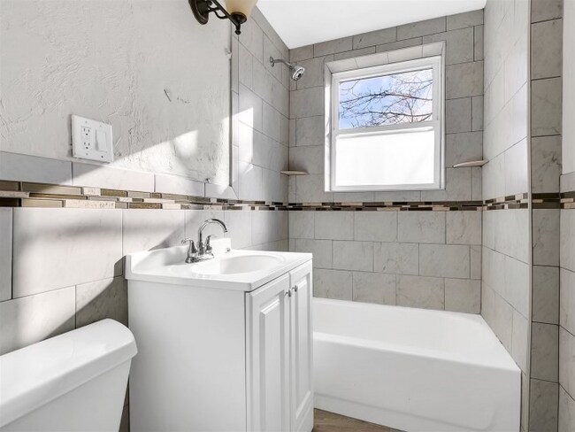 Building Photo - 15 Huss Ct