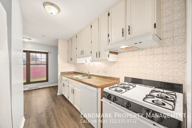 Foto del edificio - 654 Cambridge Ave