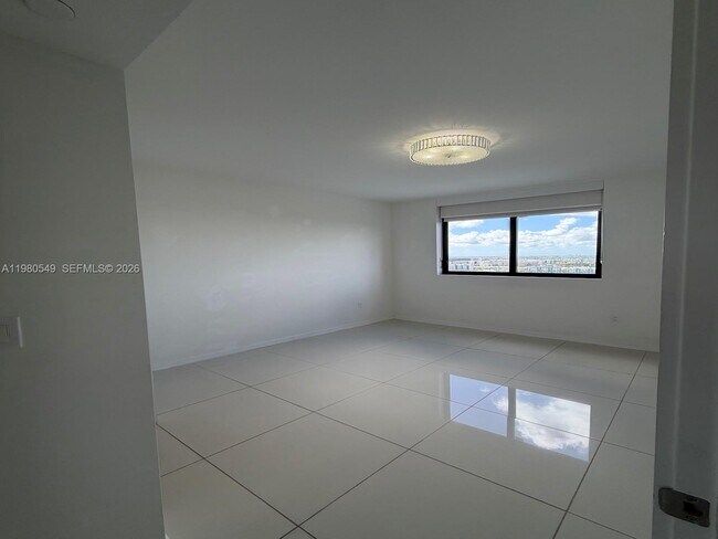 Foto del edificio - 5252 NW 85th Ave