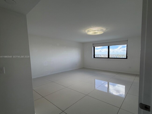 Building Photo - 5252 NW 85th Ave