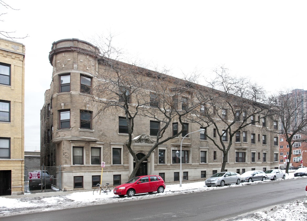 Building Photo - 668 W Sheridan Rd
