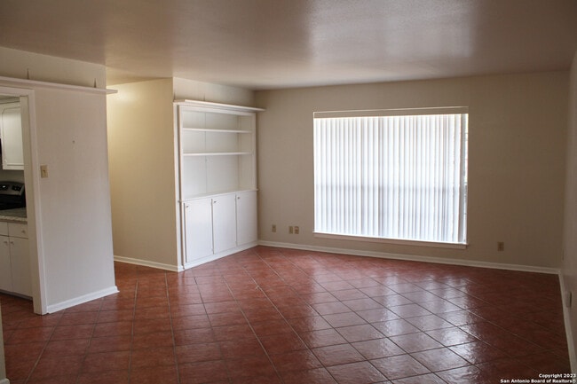 Building Photo - 8401 N New Braunfels Ave