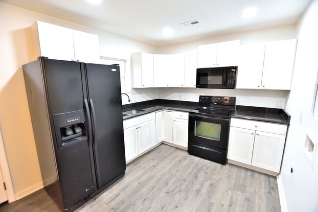 Building Photo - 1709 Fountain St