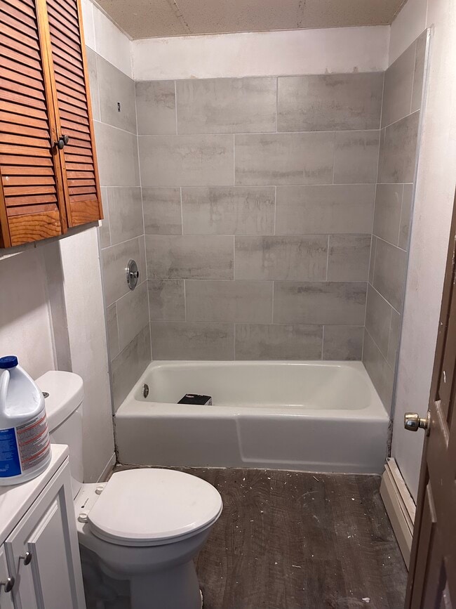 Building Photo - 83 Southview St