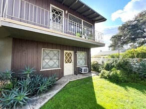 Building Photo - 118 W 3rd St