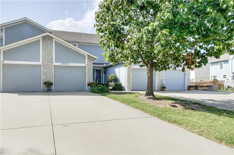 2604 S Peck Ct, Independence, MO 64055 House Rental in Independence