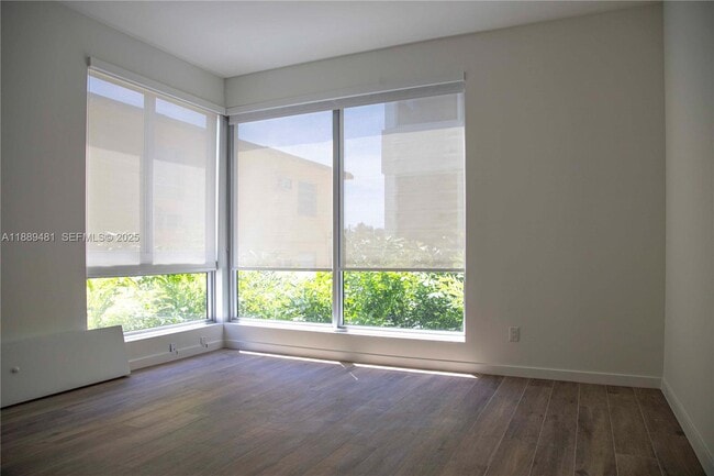 Building Photo - 529 SW 11th St