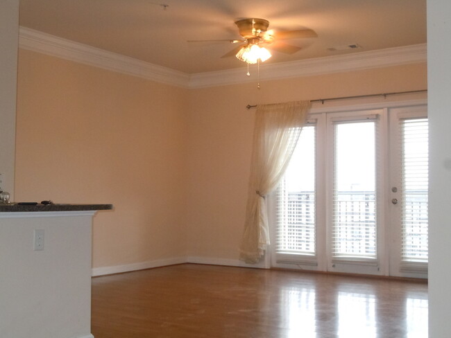 Foto del edificio - RENOVATED  CONDO IN ROCKVILLE