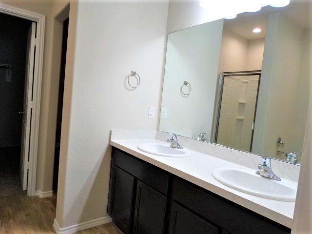 Foto del edificio - 9915 Ranger Falls Ln
