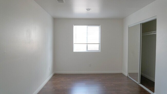 Building Photo - Duplex in Culver City Adjacent - West Adams