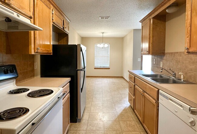 Foto del edificio - 2316-2318 Red Branch Dr