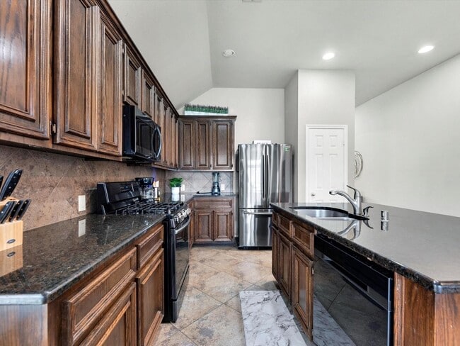 Building Photo - 2042 Shore Breeze Dr