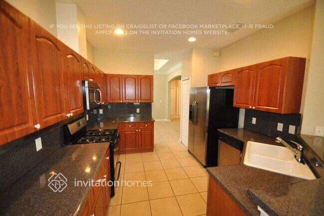 Foto del edificio - 10469 Galleria St