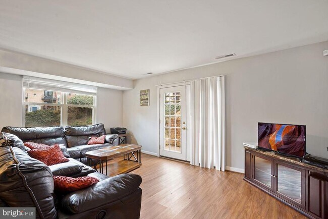 Foto del edificio - 405 N Beauregard St