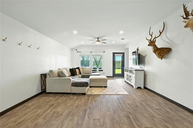 Building Photo - 14602 Sweetwater Dr
