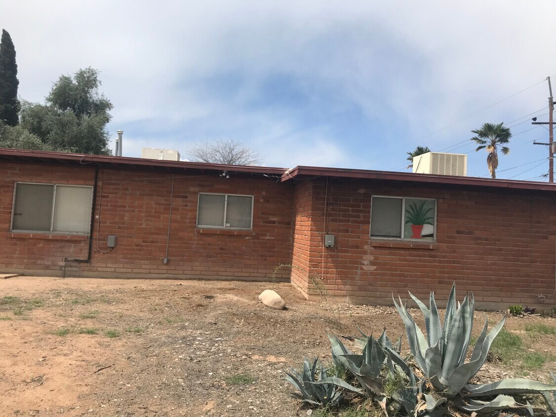 4112 E Glenn St, Tucson, AZ 85712 Townhome Rentals in Tucson AZ