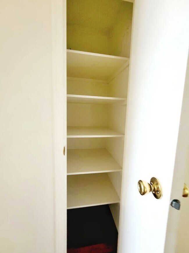 Foto del edificio - Perfect 3 bed 2 bath with gas Fireplace