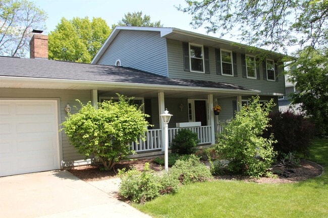 Building Photo - 7618 Westchester Dr