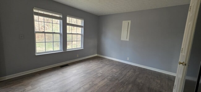 Building Photo - 2323 Ilolo St