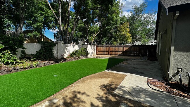 Foto del edificio - Garin Ranch Corner Lot near Downtown Brent...